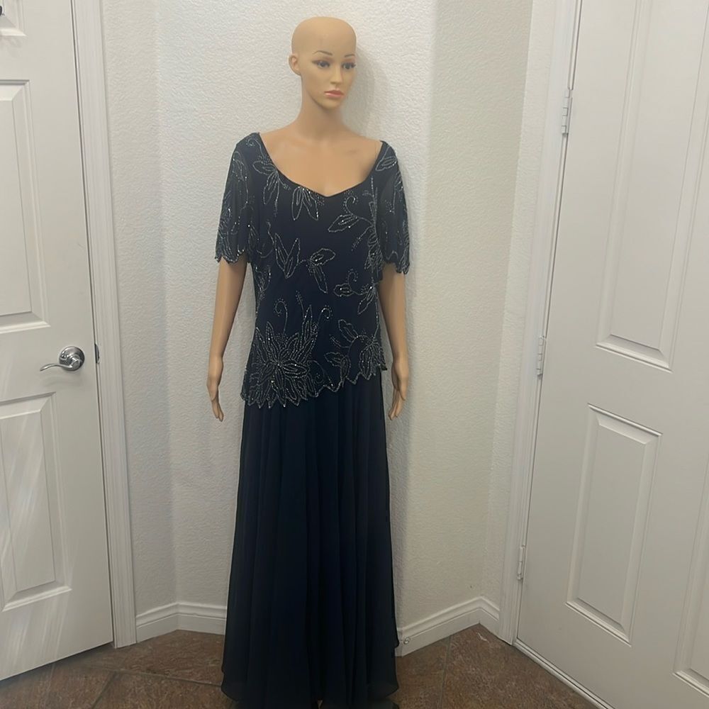 JKara Woman’s Dress Sz 16 Navy Sweatheart Neckline Beaded Butterfly Sleeve Maxi